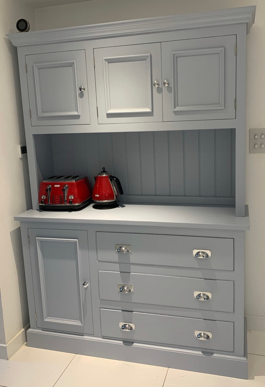 3 upper doors with adjustable shelves on ladder racking
3 wide drawers with soft close runners included
1 lower cupboard
Option to have electrical cable cut outs, let us know 
160cm wide
choice of handles included with our dresser larder